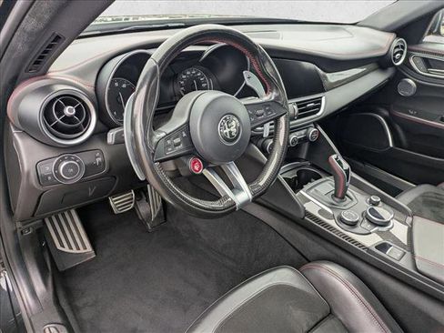 Used 2018 Alfa Romeo Giulia Quadrifoglio w/ Driver Assist Dynamic Package image 10