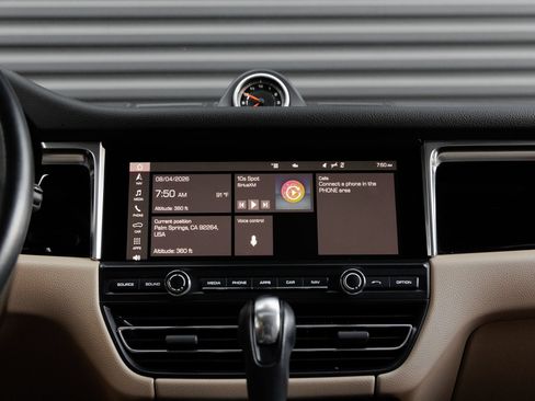 Certified 2021 Porsche Macan S AWD/4WD image 20