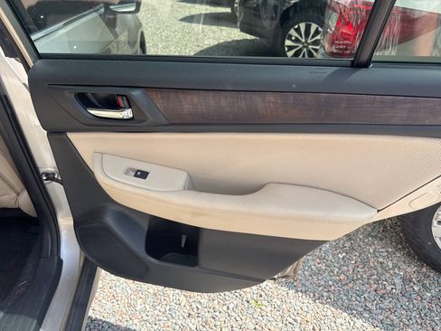 Used 2016 Subaru Outback 2.5i Limited AWD/4WD image 17
