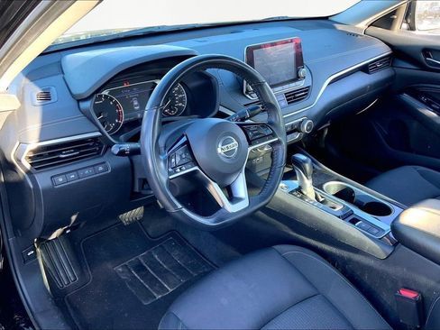 Used 2021 Nissan Altima 2.5 SV w/ SV Premium Package image 12