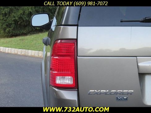 Used 2003 Ford Explorer XLT image 22