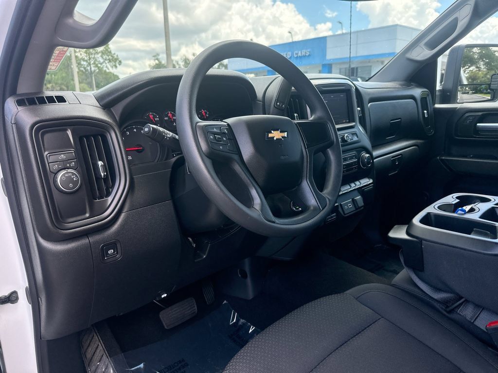 Certified 2026 Chevrolet Silverado 2500 Custom RWD image 9