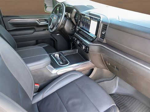 Used 2024 Chevrolet Silverado 2500 LTZ w/ LTZ Plus Package image 29
