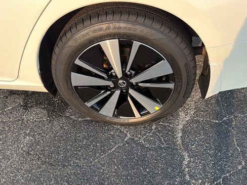 Used 2021 Nissan Altima 2.5 SL FWD image 38