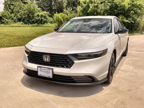 Used 2025 Honda Accord SE image 2