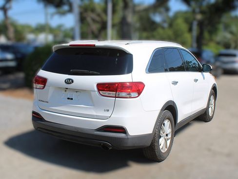 Used 2017 Kia Sorento LX FWD image 7