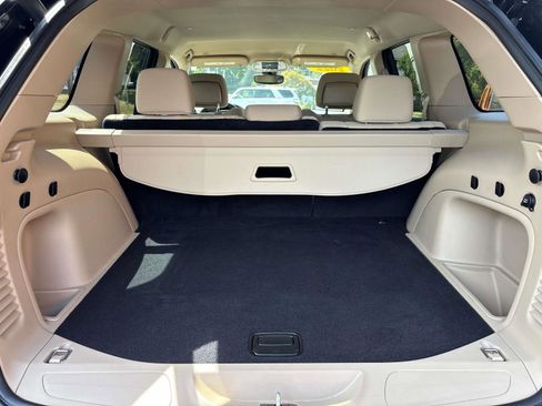 Used 2022 Jeep Grand Cherokee Laredo E w/ Security & Convenience Group image 8