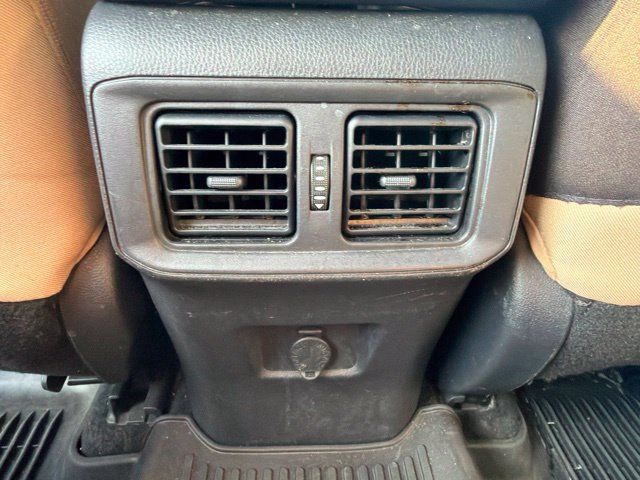 Used 2022 Toyota RAV4 LE AWD/4WD image 10