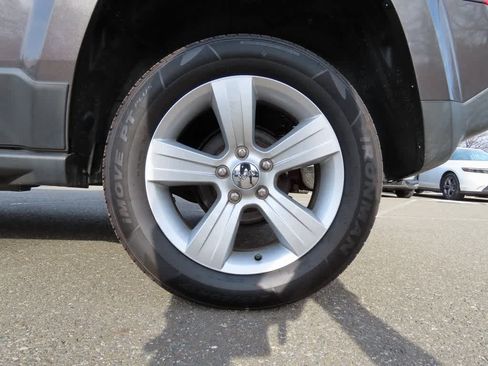 Used 2015 Jeep Patriot Latitude image 10