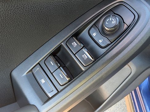 Certified 2024 Subaru Crosstrek 2.0i image 19