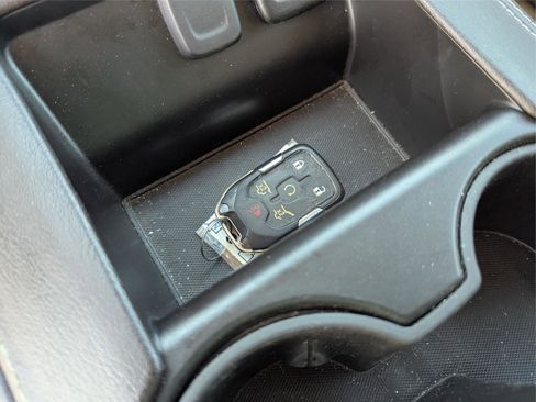 Used 2019 Chevrolet Suburban LT w/ Luxury Package image 18