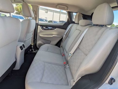Used 2018 Nissan Rogue Sport SV FWD image 14