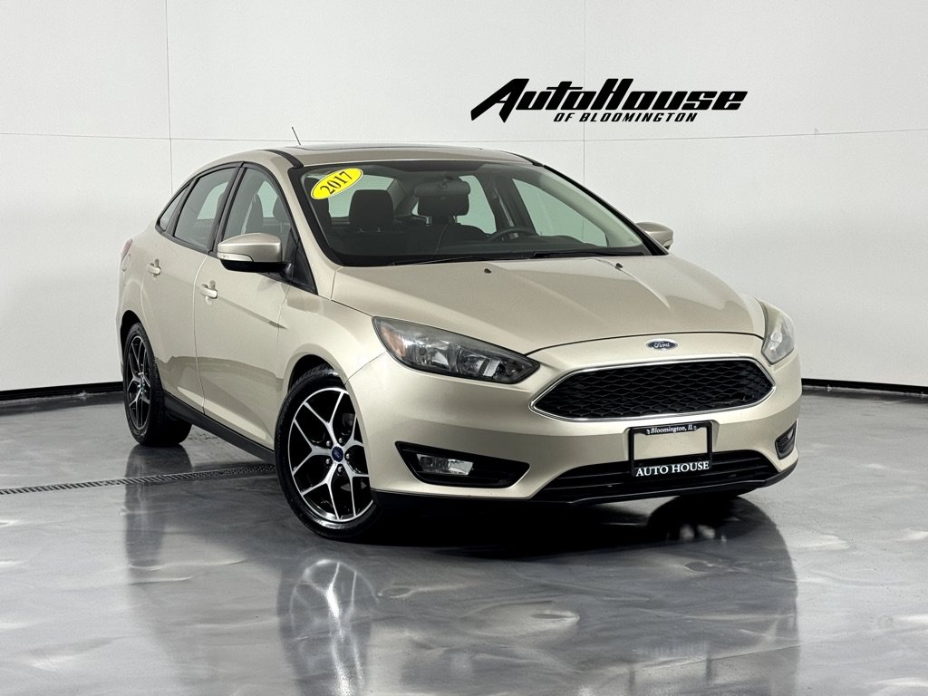 Used 2017 Ford Focus SEL w/ Cold Weather Package FWD image 1