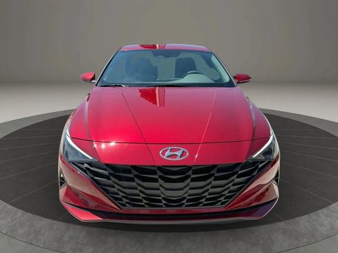 Used 2023 Hyundai Elantra SE FWD image 2