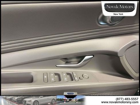 Used 2023 Hyundai Elantra SEL w/ Convenience Package image 17