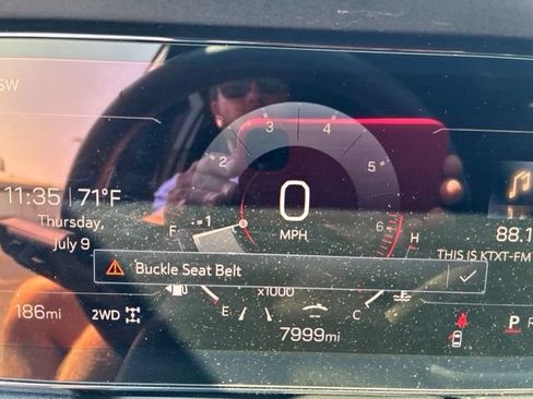 Used 2025 GMC Terrain Elevation w/ Elevation Premium Package AWD/4WD image 16