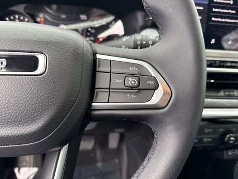 Used 2024 Jeep Compass Latitude w/ Convenience Group image 41