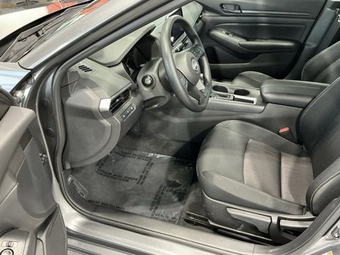 Used 2025 Nissan Altima 2.5 S image 3