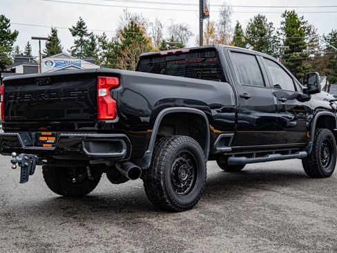 Used 2022 Chevrolet Silverado 3500 LTZ w/ LTZ Plus Package image 5