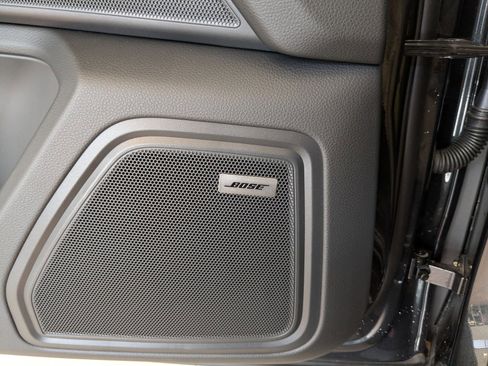 Used 2025 Porsche Macan image 14