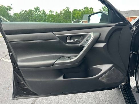 Used 2015 Nissan Altima 2.5 S w/ Power Driver Seat Package FWD image 12