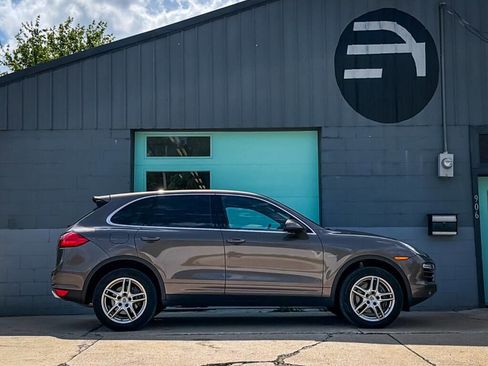 Used 2014 Porsche Cayenne Diesel w/ Comfort Plus Package AWD/4WD image 10