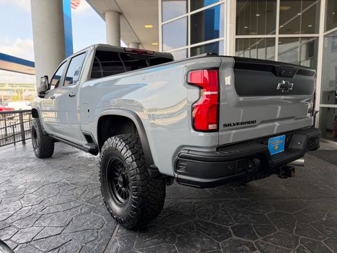 Used 2025 Chevrolet Silverado 2500 ZR2 w/ ZR2 Bison Edition AWD/4WD image 2