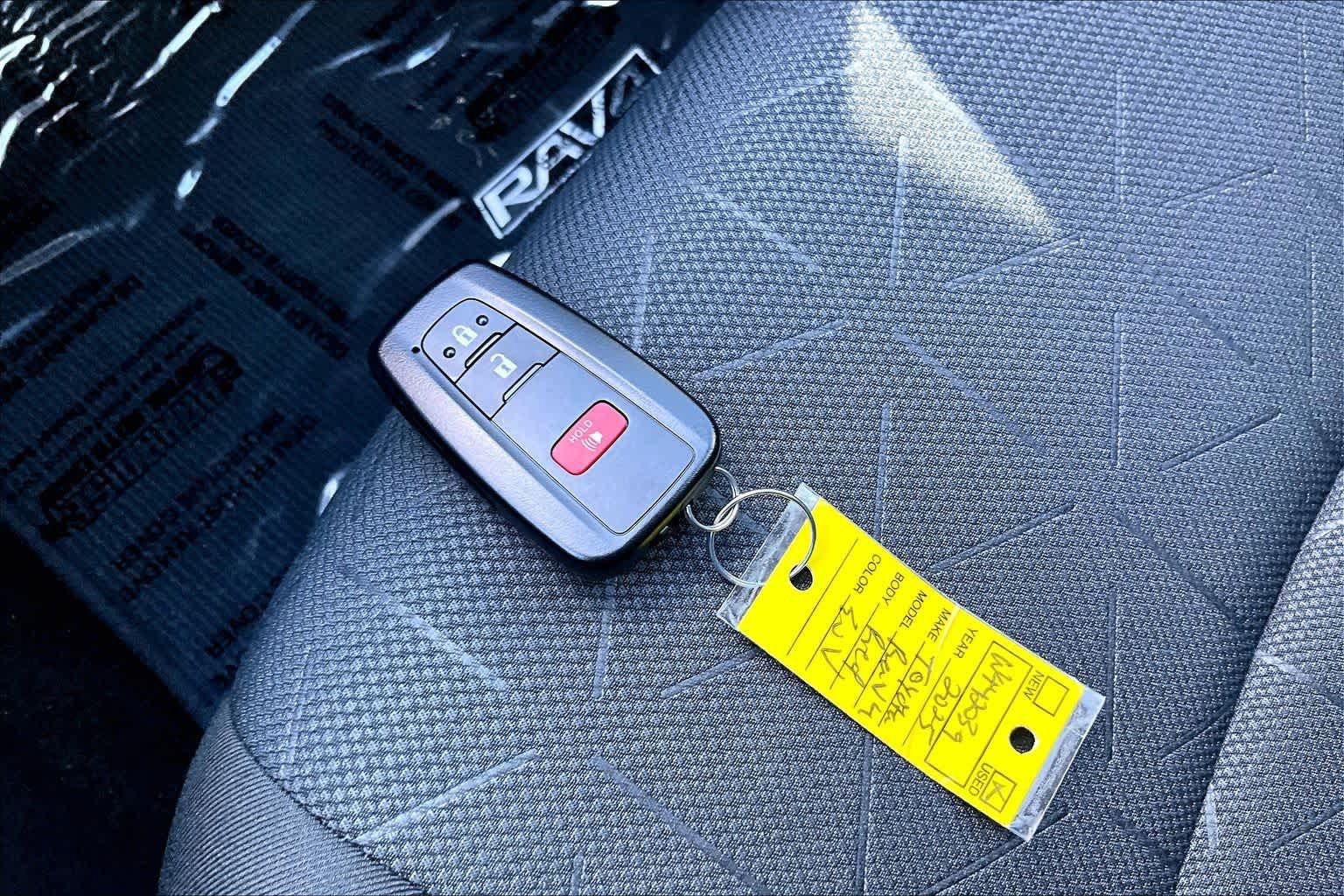 Used 2025 Toyota RAV4 XLE FWD image 13