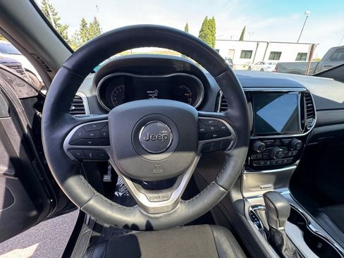 Used 2022 Jeep Grand Cherokee Altitude AWD/4WD image 17