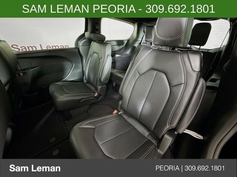 New 2026 Chrysler Pacifica Select FWD image 23