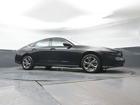 Used 2023 Honda Accord EX image 30