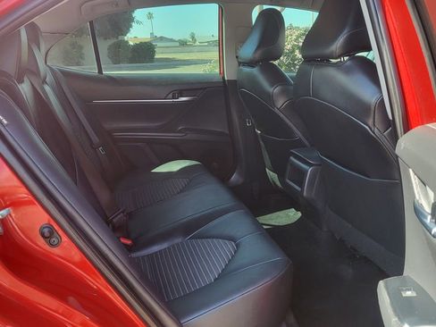 Used 2020 Toyota Camry SE image 19