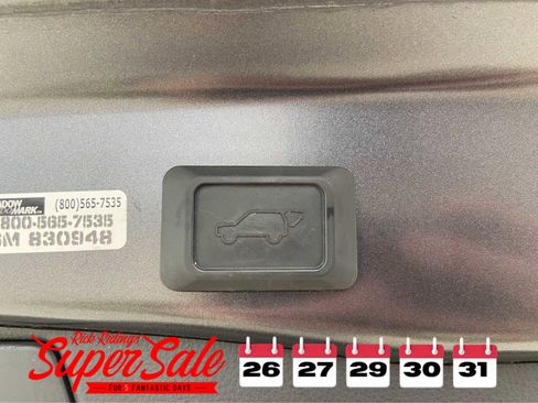 Used 2019 Toyota RAV4 XLE Premium image 8