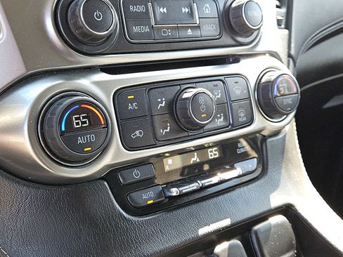 Used 2016 Chevrolet Suburban LS image 17