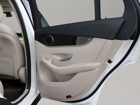 Used 2022 Mercedes-Benz GLC 300 image 14