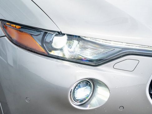 Used 2018 Maserati Levante S GranSport image 19