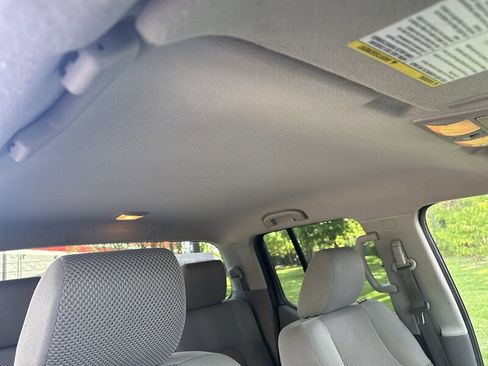 Used 2011 Nissan Frontier SV RWD image 28