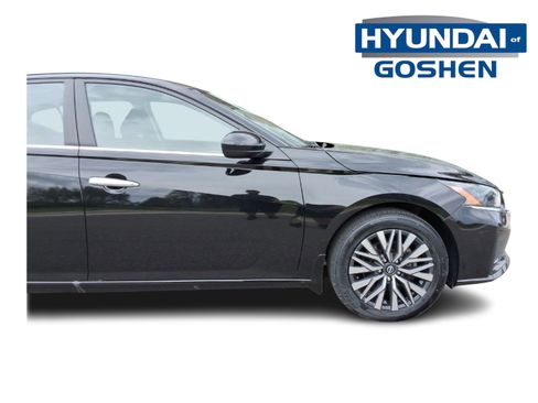 Used 2023 Nissan Altima 2.5 SV AWD/4WD image 10