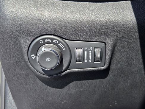 Used 2026 Jeep Compass Latitude image 20