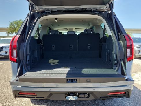 New 2027 Ford Expedition Max Active RWD image 9