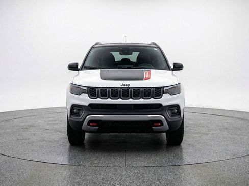 Used 2025 Jeep Compass Trailhawk image 1