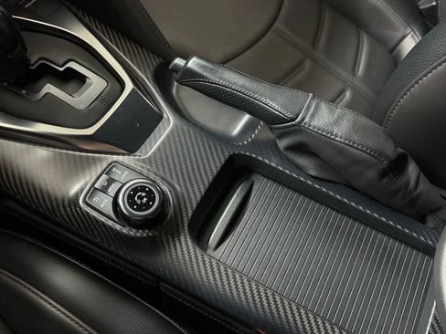 Used 2019 Nissan GT-R Premium w/ Premium Interior Package image 24