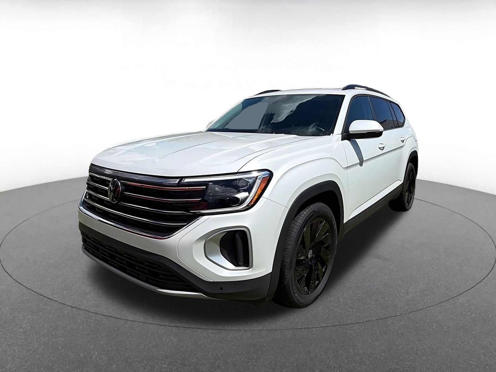 Used 2026 Volkswagen Atlas SE FWD image 3