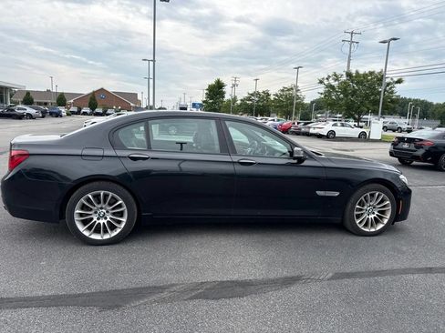 Used 2014 BMW 750Li xDrive AWD/4WD image 24
