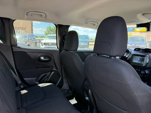 Used 2020 Jeep Renegade Latitude AWD/4WD image 22