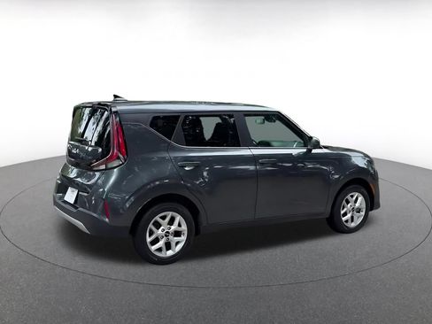 Used 2025 Kia Soul LX w/ LX Technology Package FWD image 14
