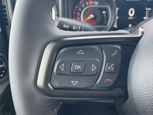 Used 2025 Jeep Gladiator Sport image 17