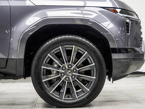Used 2024 Lexus GX 550 w/ Cold Area Package AWD/4WD image 9