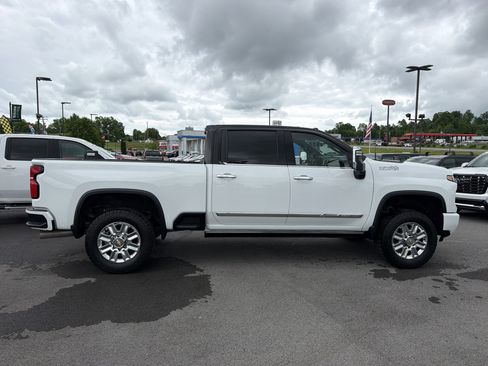 Used 2024 Chevrolet Silverado 3500 High Country w/ High Country Premium Package AWD/4WD image 5