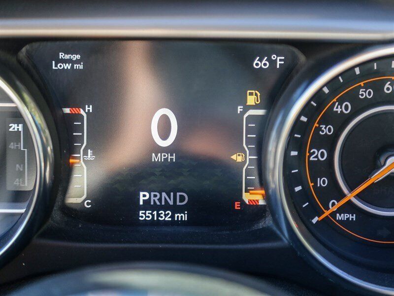 Used 2019 Jeep Wrangler Unlimited Sahara AWD/4WD image 29